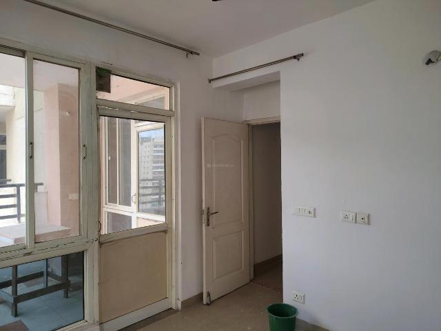 2 BHK Apartment in Noida Extension for resale Greater Noida. The reference number is 19661471