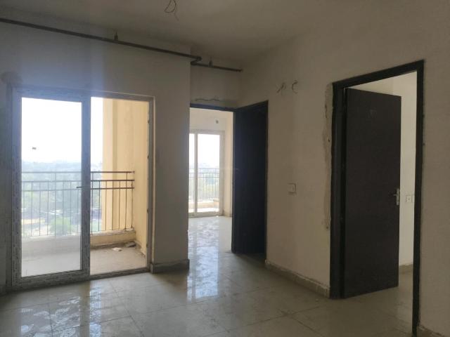 2 BHK Apartment in Noida Extension for resale Greater Noida. The reference number is 19698559