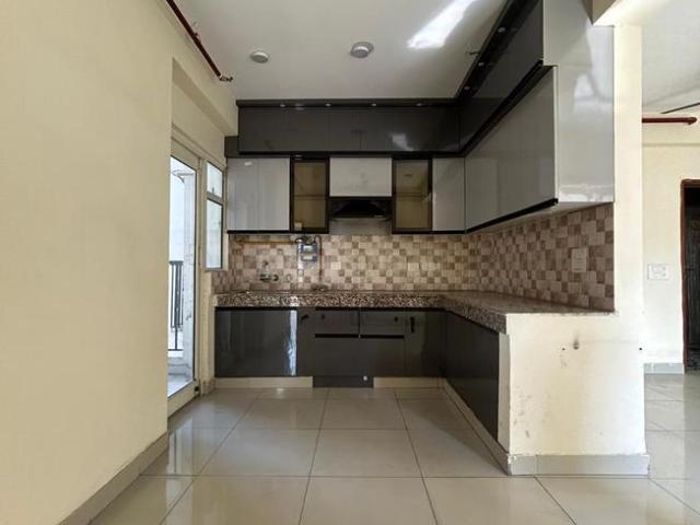 2 BHK Apartment in Noida Extension for resale Greater Noida. The reference number is 19610422