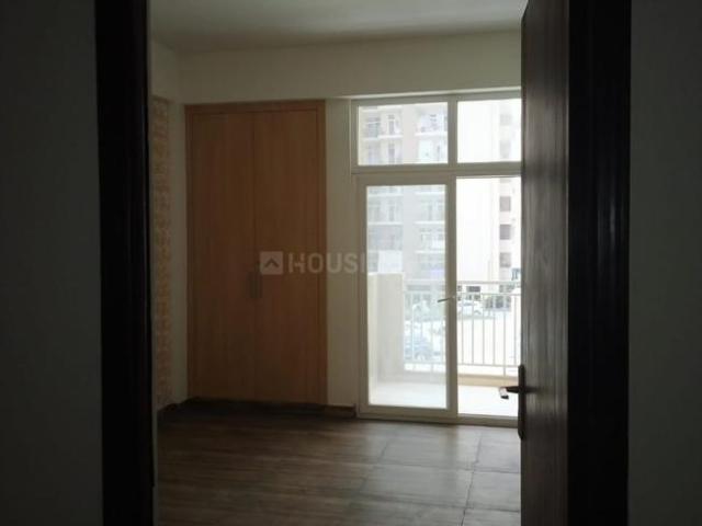 2 BHK Apartment in Noida Extension for resale Greater Noida. The reference number is 19718360