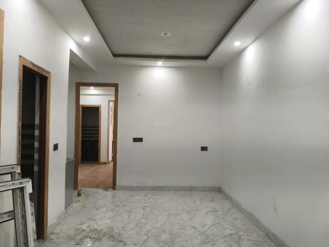 2 BHK Apartment in Noida Extension for resale Greater Noida. The reference number is 19808533