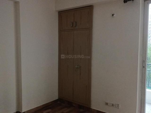 2 BHK Apartment in Noida Extension for resale Greater Noida. The reference number is 19837606