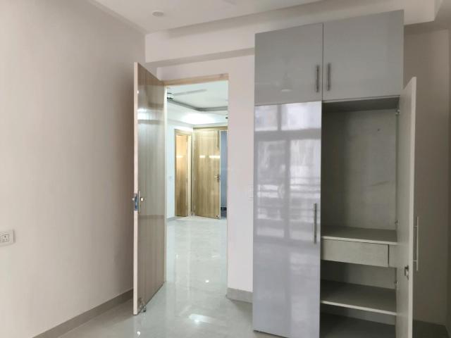 2 BHK Apartment in Noida Extension for resale Greater Noida. The reference number is 19993827