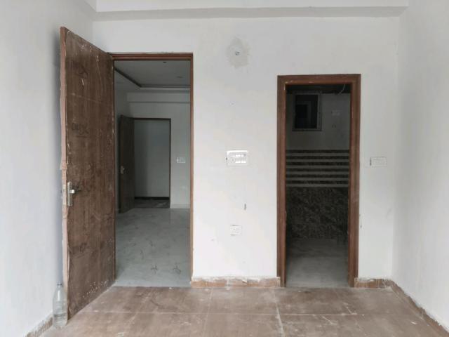 2 BHK Apartment in Noida Extension for resale Greater Noida. The reference number is 19994459