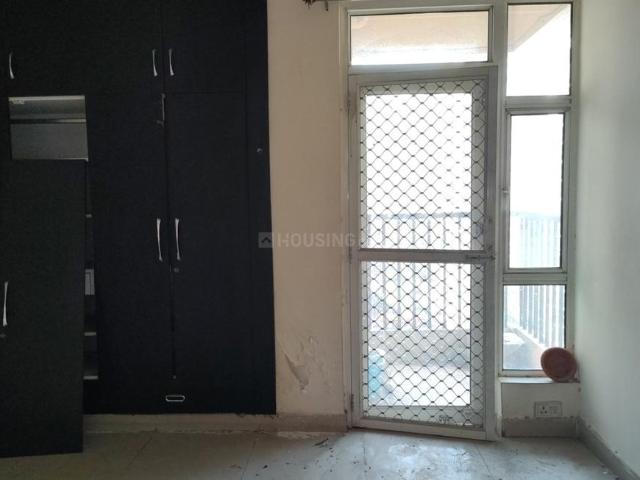 2 BHK Apartment in Noida Extension for resale Greater Noida. The reference number is 20177627