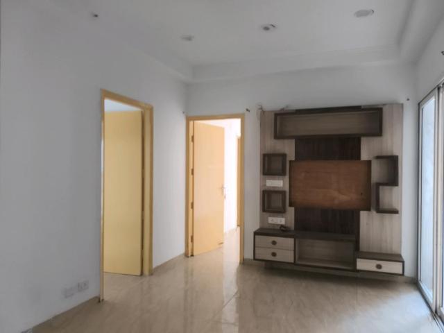 2 BHK Apartment in Noida Extension for resale Greater Noida. The reference number is 20213987