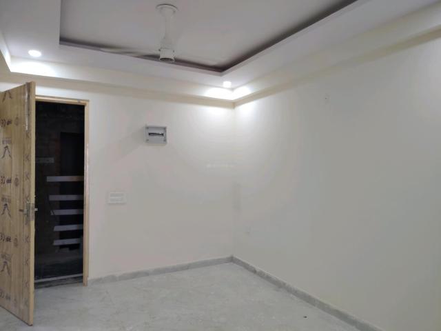 2 BHK Apartment in Noida Extension for resale Greater Noida. The reference number is 20340470