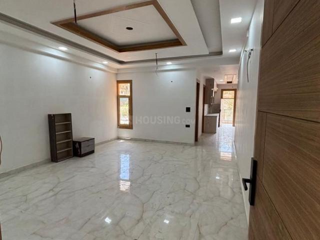 2 BHK Apartment in Noida Extension for resale Greater Noida. The reference number is 20460082