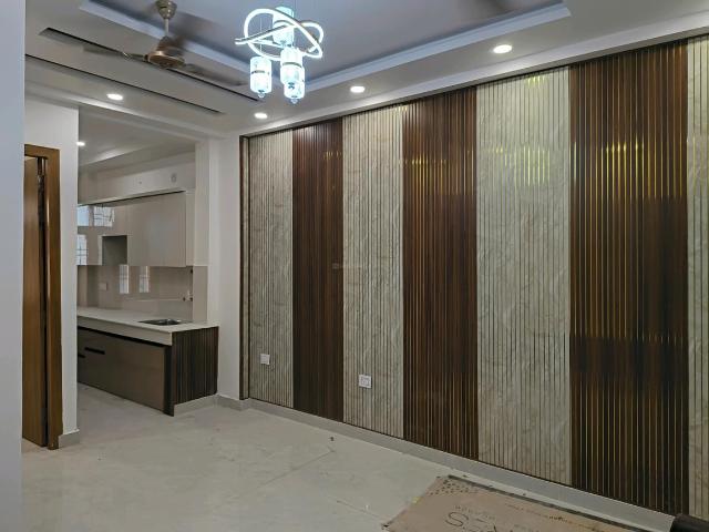 2 BHK Apartment in Lal Kuan for resale Ghaziabad. The reference number is 20401165