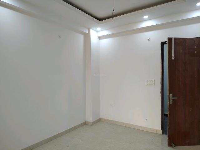 2 BHK Apartment in Noida Extension for resale Greater Noida. The reference number is 20587628