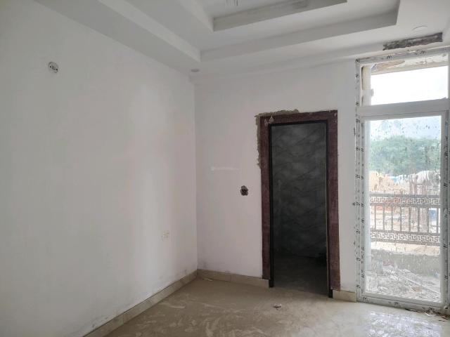 2 BHK Apartment in Noida Extension for resale Greater Noida. The reference number is 20587837