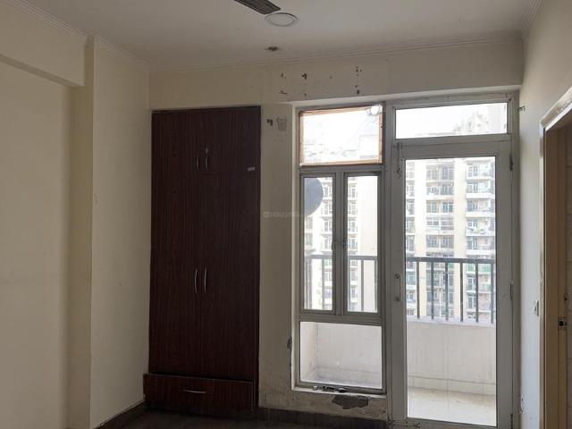 2 BHK Apartment in Noida Extension for resale Greater Noida. The reference number is 20515961