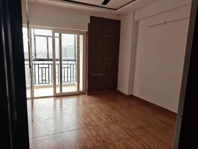 2 BHK Apartment in Noida Extension for resale Greater Noida. The reference number is 20737756