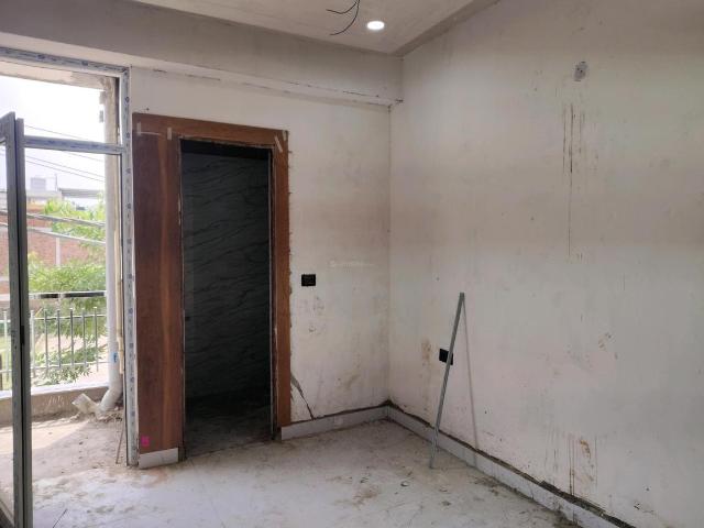 2 BHK Apartment in Noida Extension for resale Greater Noida. The reference number is 20824991