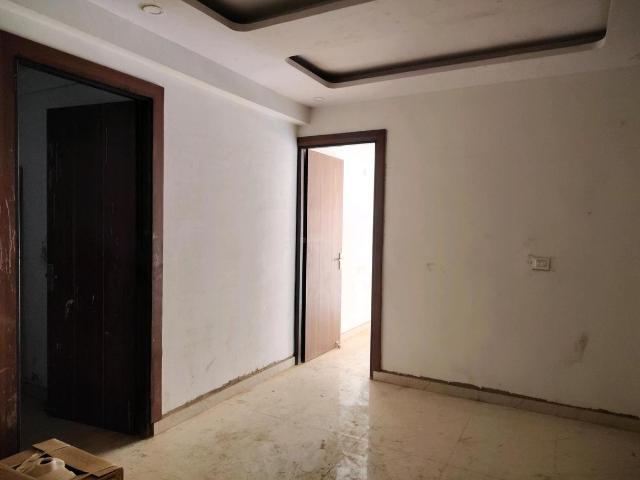 2 BHK Apartment in Noida Extension for resale Greater Noida. The reference number is 20933185