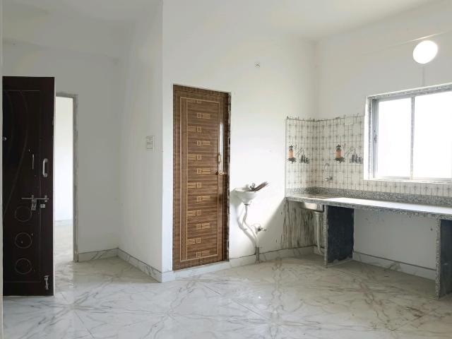 2 BHK Apartment in Nayabad for resale Kolkata. The reference number is 19492290