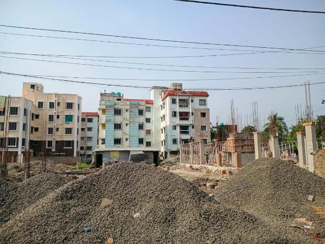 2 BHK Apartment in Nayabad for resale Kolkata. The reference number is 20389143