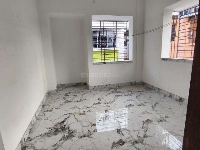 2 BHK Apartment in Naktala for resale Kolkata. The reference number is 19761456