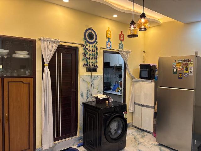 2 BHK Apartment in Naktala for resale Kolkata. The reference number is 20658168