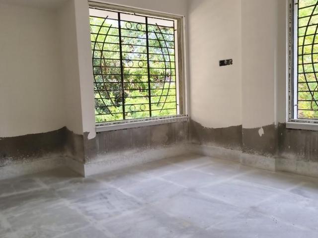 2 BHK Apartment in Naktala for resale Kolkata. The reference number is 20044361