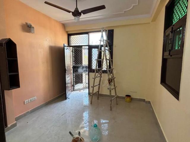 2 BHK Apartment in Naraina for rent New Delhi. The reference number is 19701311