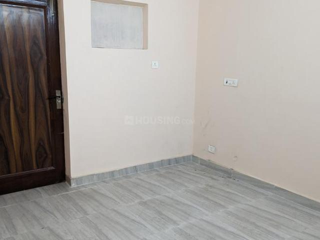 2 BHK Apartment in Naraina for resale New Delhi. The reference number is 9044716
