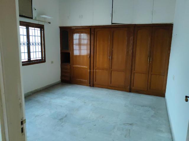 2 BHK Apartment in Narayanguda for rent Hyderabad. The reference number is 19177407
