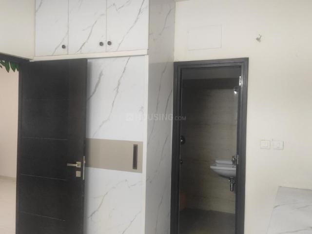 2 BHK Apartment in Narsingi for rent Hyderabad. The reference number is 19654961