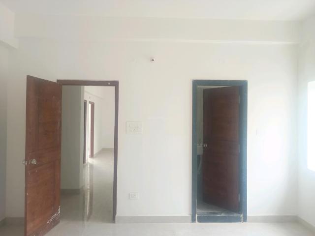 2 BHK Apartment in Narsingi for resale Hyderabad. The reference number is 20744250