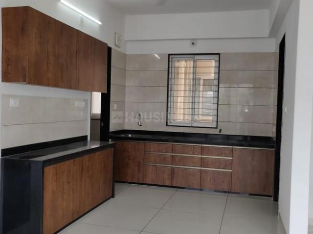 2 BHK Apartment in New Alkapuri for rent Vadodara. The reference number is 16688388