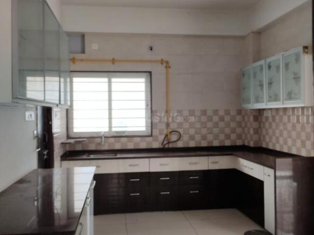 2 BHK Apartment in New Alkapuri for rent Vadodara. The reference number is 16935401