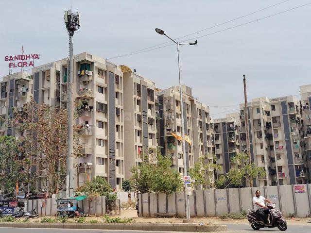 2 BHK Apartment in New Ranip for rent Ahmedabad. The reference number is 20876668