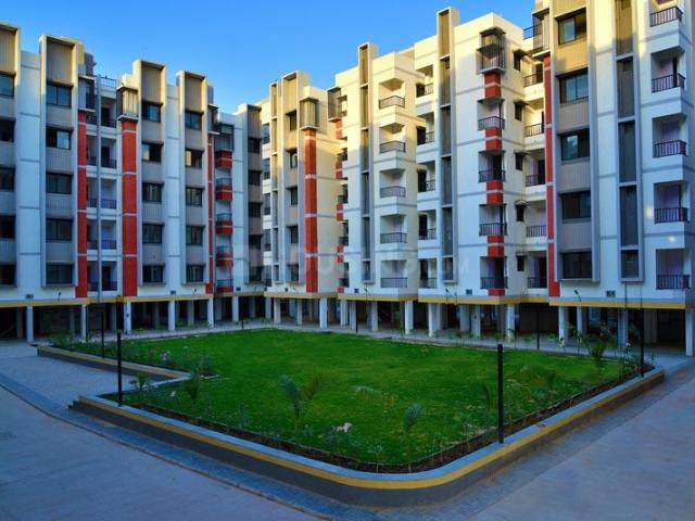 2 BHK Apartment in New Ranip for resale Ahmedabad. The reference number is 17116485