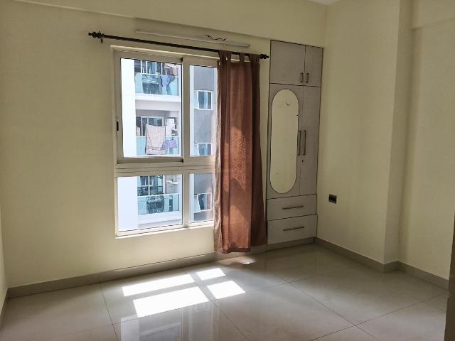 2 BHK Apartment in New Town for rent Kolkata. The reference number is 18690696