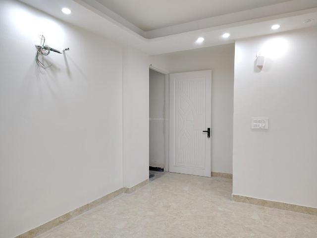 2 BHK Apartment in Neb Sarai for resale New Delhi. The reference number is 18328518