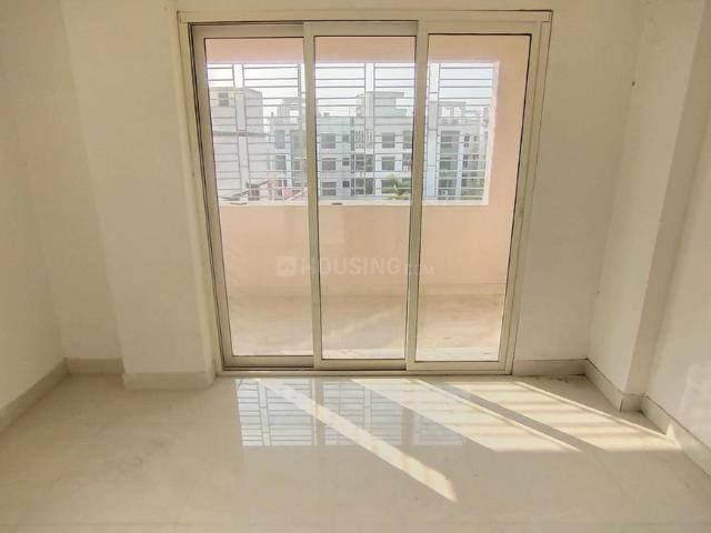 2 BHK Apartment in South Dum Dum for resale Kolkata. The reference number is 19956463