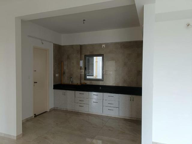 2 BHK Apartment in Satellite for rent Ahmedabad. The reference number is 15031336