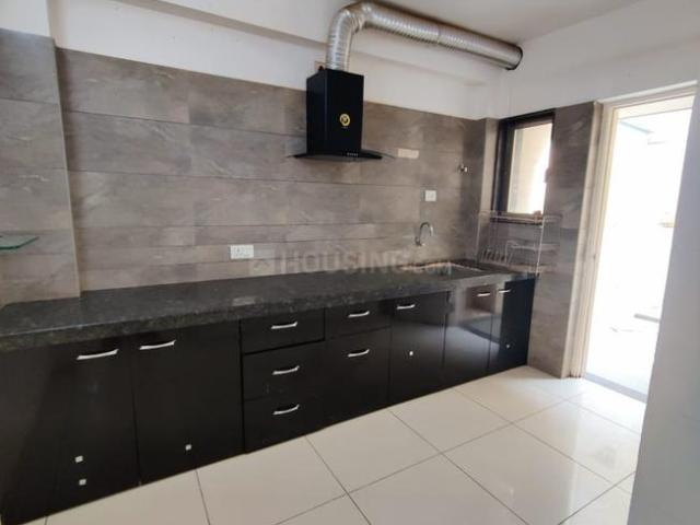 2 BHK Apartment in Satellite for rent Ahmedabad. The reference number is 19691414