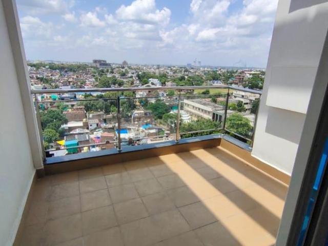 2 BHK Apartment in Sadar for rent Nagpur. The reference number is 21008109