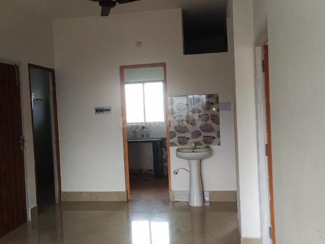2 BHK Apartment in Saha Para for resale Kolkata. The reference number is 19722629