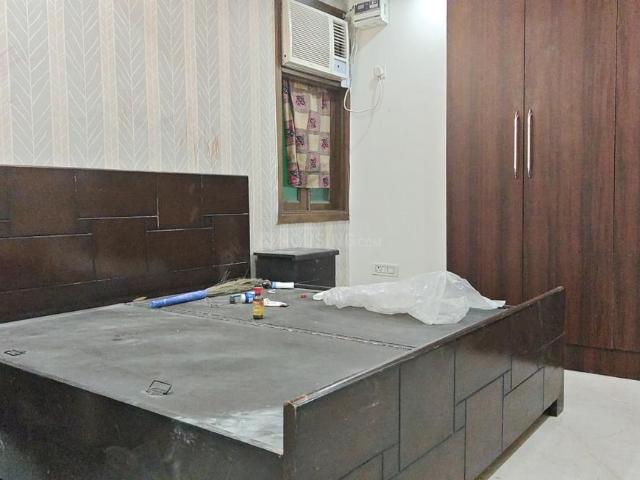 2 BHK Apartment in Freedom Fighters Enclave for rent New Delhi. The reference number is 19990871