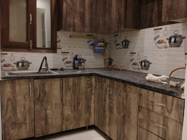 2 BHK Apartment in Freedom Fighters Enclave for rent New Delhi. The reference number is 20614980