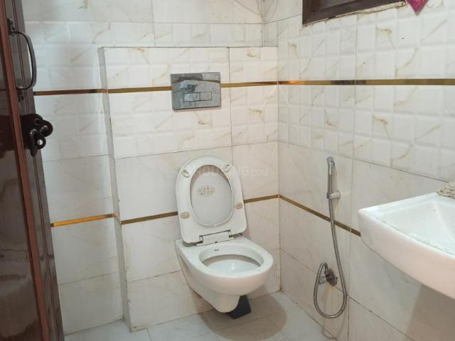 2 BHK Apartment in Freedom Fighters Enclave for rent New Delhi. The reference number is 20644379
