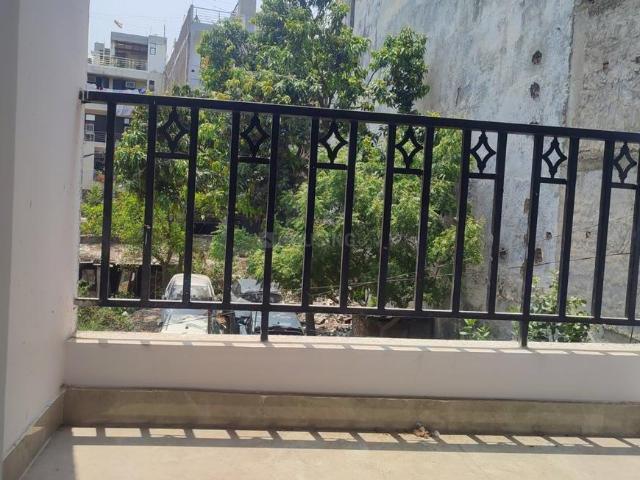 2 BHK Apartment in Sangam Vihar for rent New Delhi. The reference number is 20135054