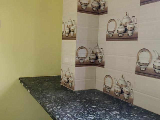 2 BHK Apartment in Santoshpur for rent Kolkata. The reference number is 18231591