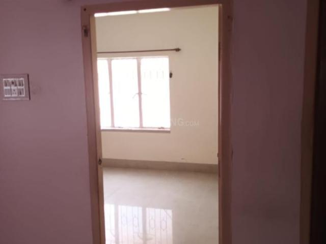 2 BHK Apartment in Santoshpur for rent Kolkata. The reference number is 20658985
