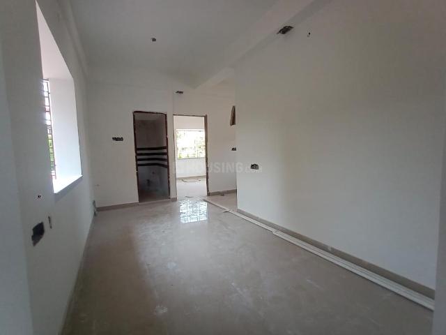 2 BHK Apartment in Santoshpur for resale Kolkata. The reference number is 16786207