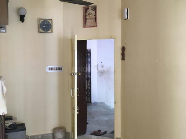 2 BHK Apartment in Santoshpur for resale Kolkata. The reference number is 17861360