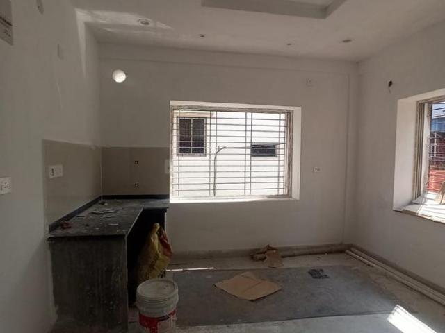 2 BHK Apartment in Santoshpur for resale Kolkata. The reference number is 19888460
