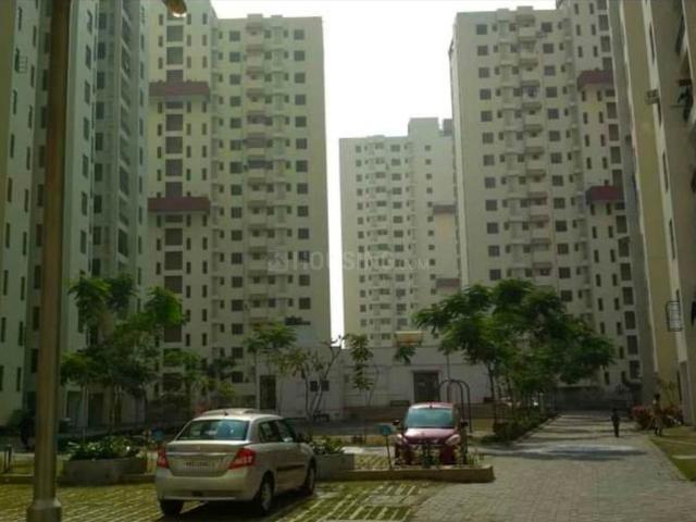 2 BHK Apartment in Santoshpur for resale Kolkata. The reference number is 20795827